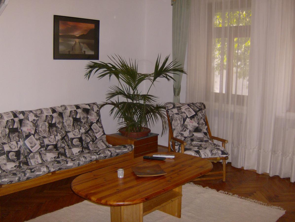 Csapd Le Csacsi Vendeghaz Hotel Pecs Bagian luar foto