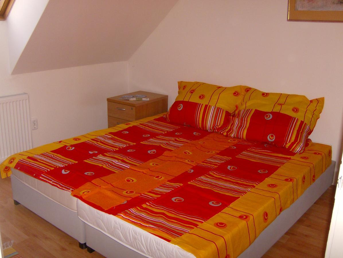 Csapd Le Csacsi Vendeghaz Hotel Pecs Bagian luar foto