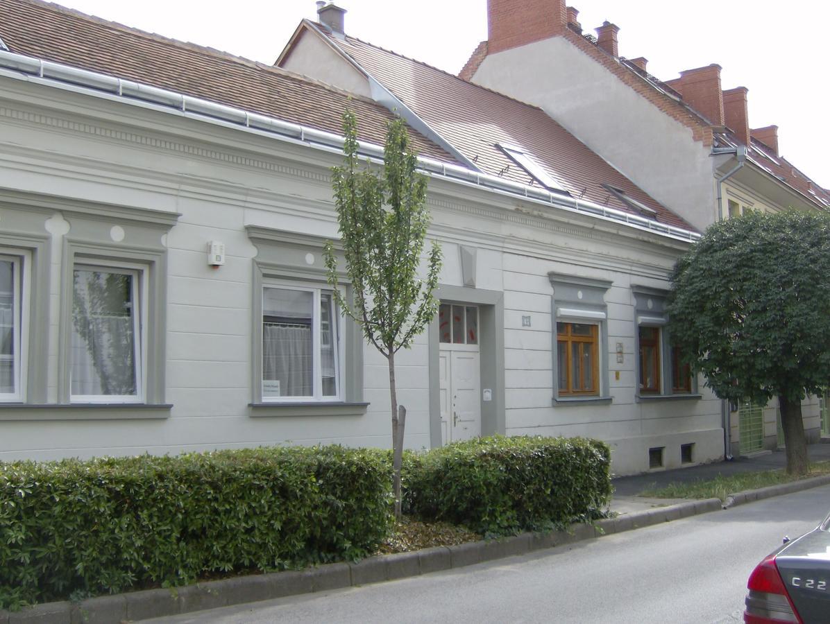 Csapd Le Csacsi Vendeghaz Hotel Pecs Bagian luar foto